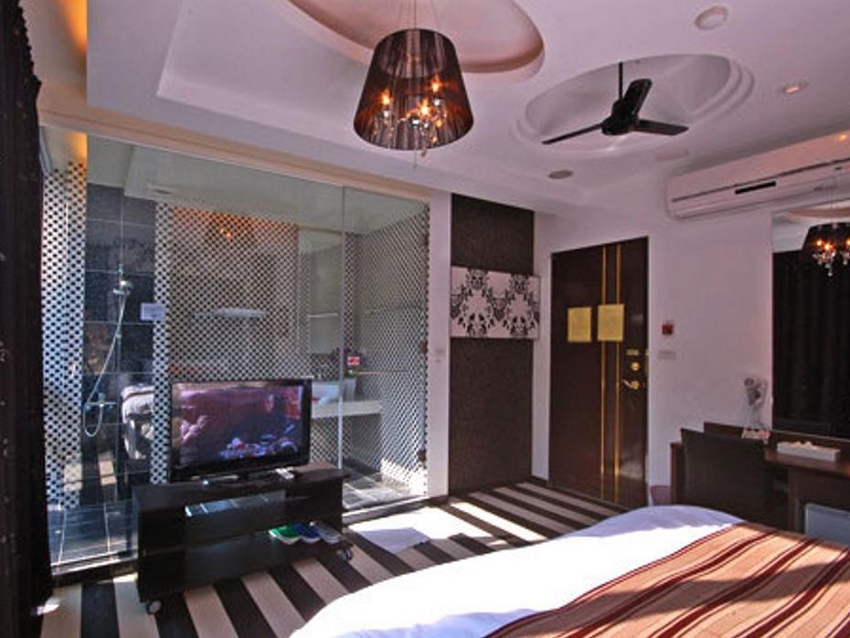 Full House Bed And Breakfast Nantou Ngoại thất bức ảnh