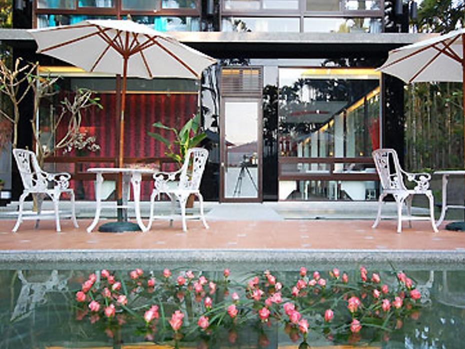 Full House Bed And Breakfast Nantou Ngoại thất bức ảnh