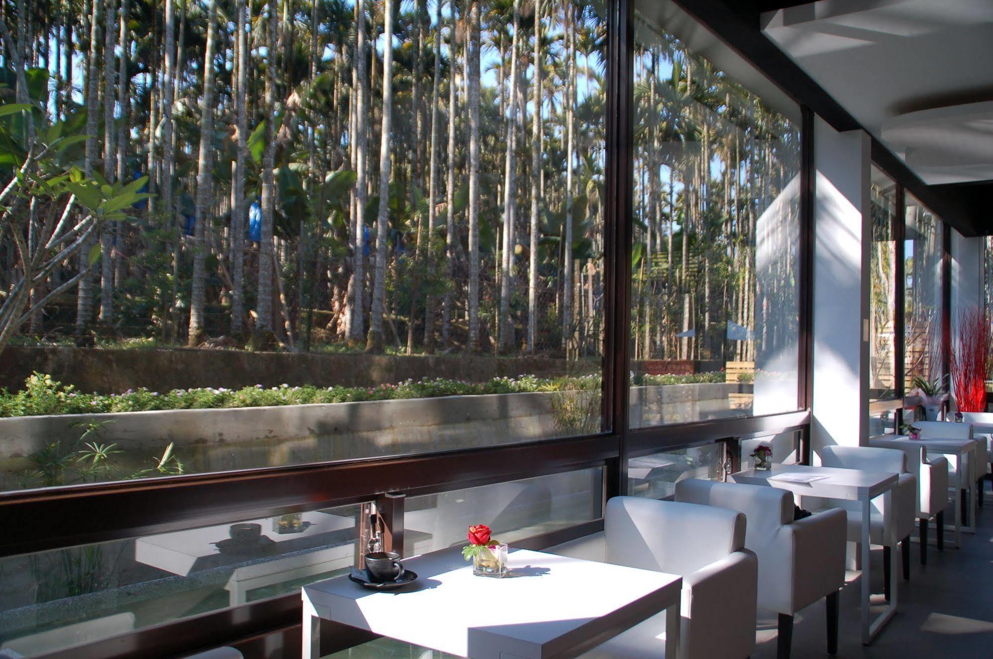 Full House Bed And Breakfast Nantou Ngoại thất bức ảnh