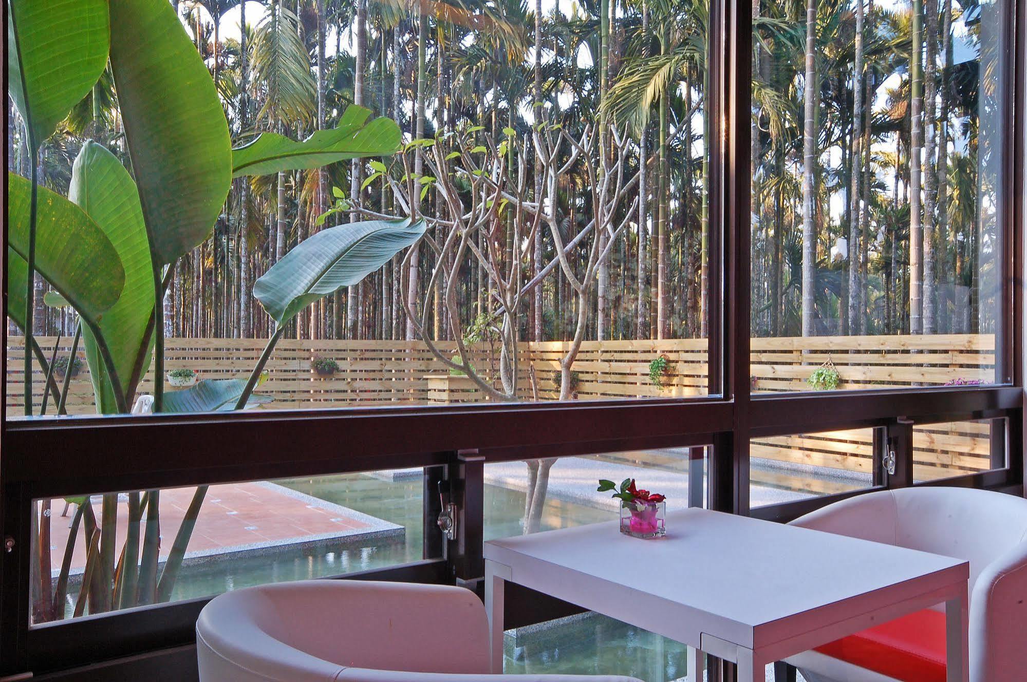 Full House Bed And Breakfast Nantou Ngoại thất bức ảnh