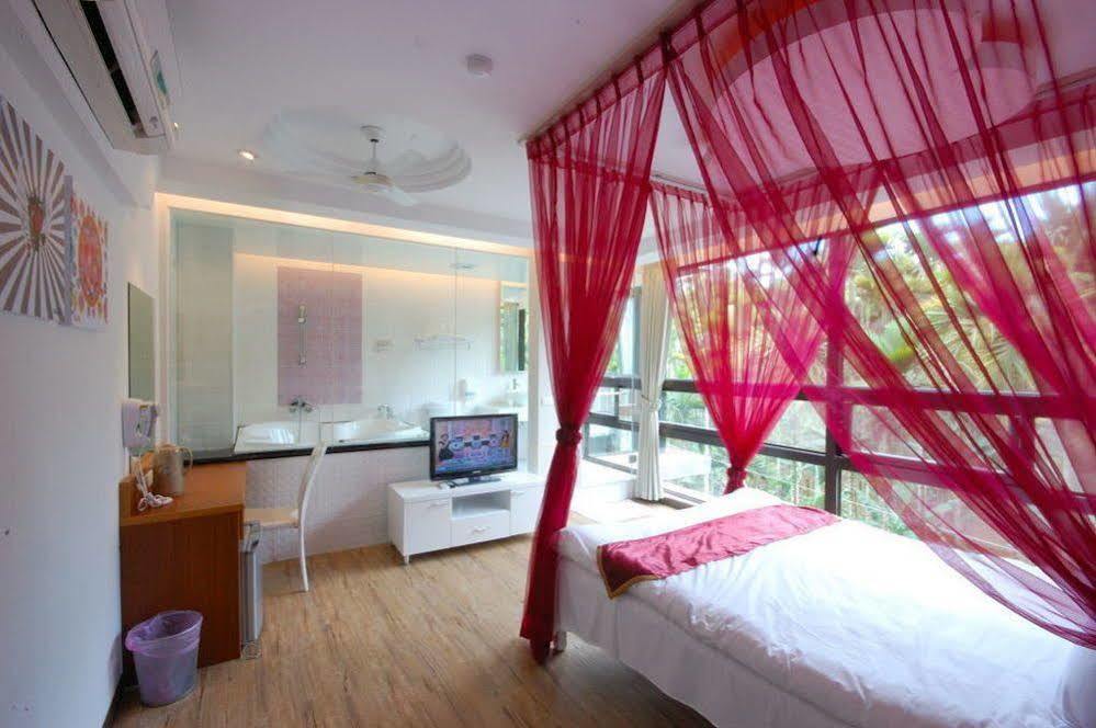Full House Bed And Breakfast Nantou Ngoại thất bức ảnh