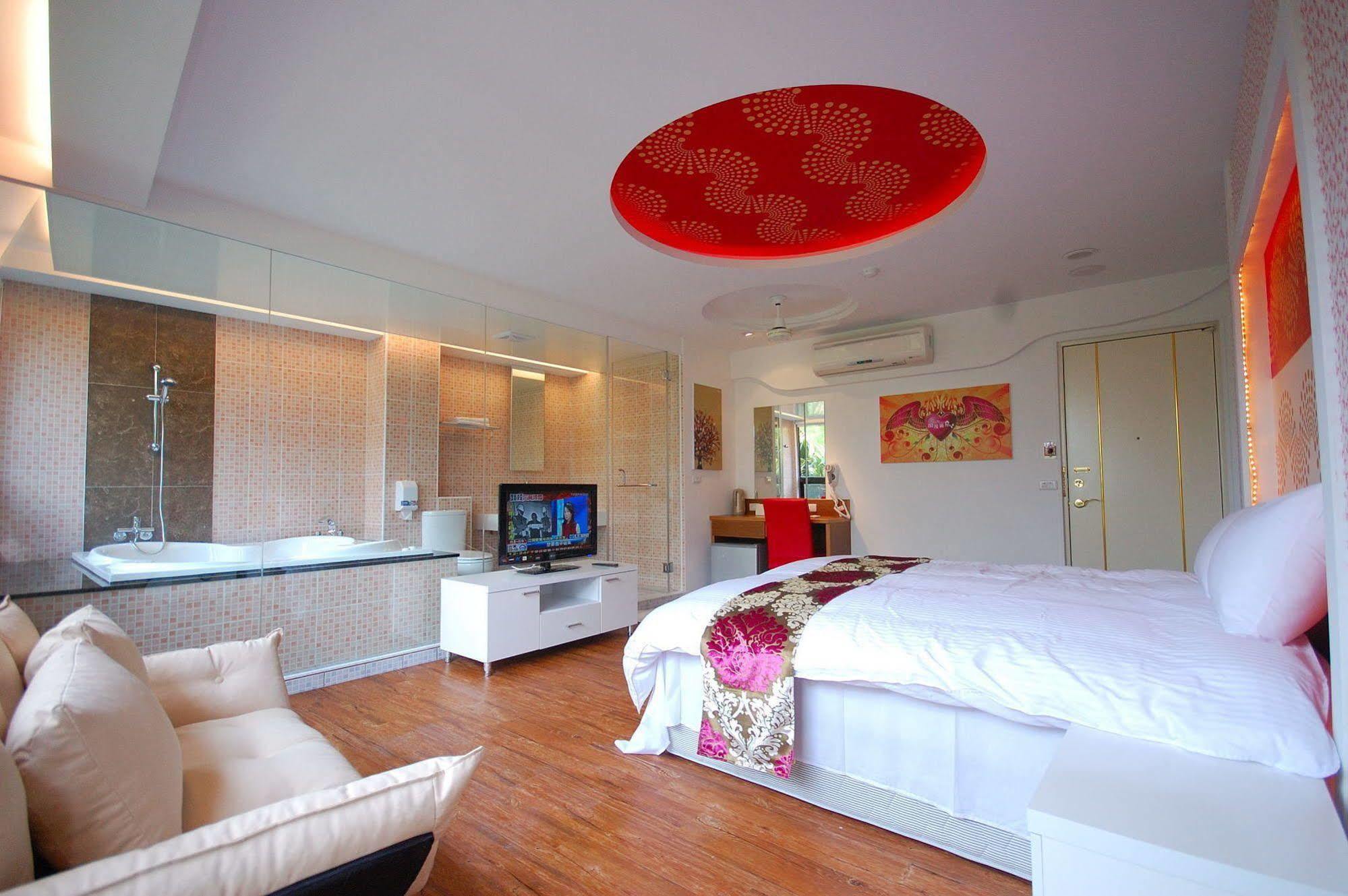 Full House Bed And Breakfast Nantou Ngoại thất bức ảnh