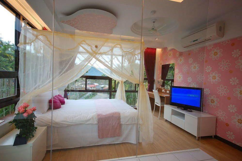 Full House Bed And Breakfast Nantou Ngoại thất bức ảnh