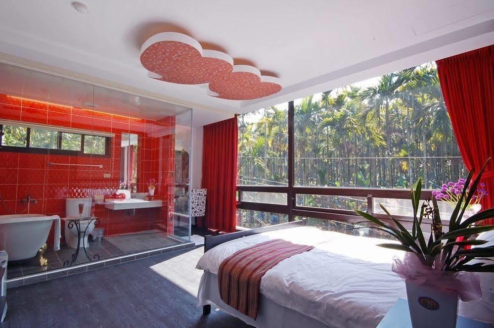 Full House Bed And Breakfast Nantou Ngoại thất bức ảnh