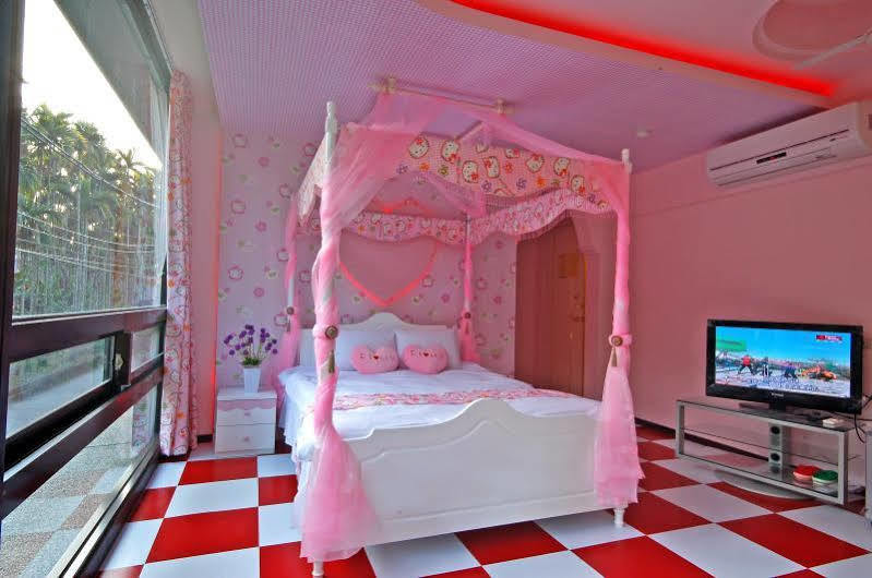 Full House Bed And Breakfast Nantou Ngoại thất bức ảnh